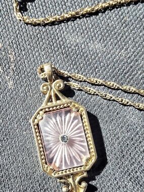 Avon Frostlights Pendant Necklace Gold & Pink